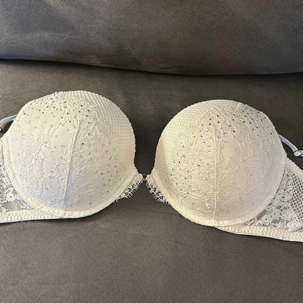 COPY - Victoria's Secret Very Sexy Push Up, White with lace and Rh, Size 38D